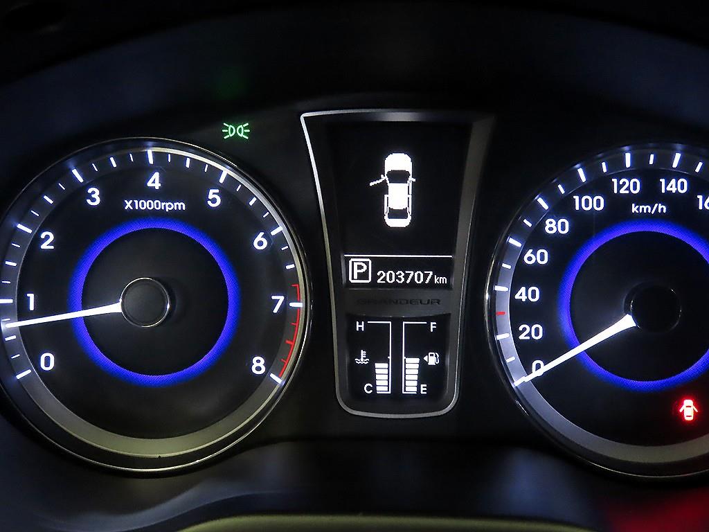 HYUNDAI Grandeur - Vista 9