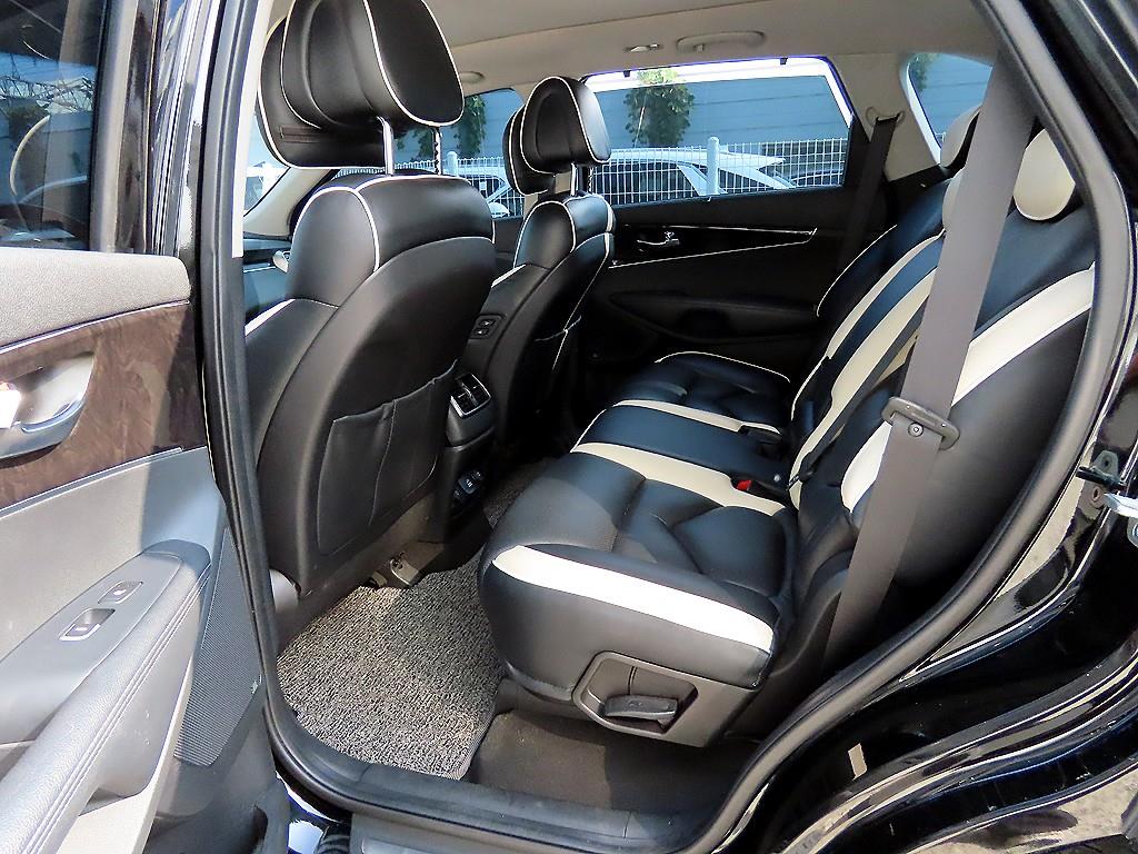 KIA Sorento - Vista 6