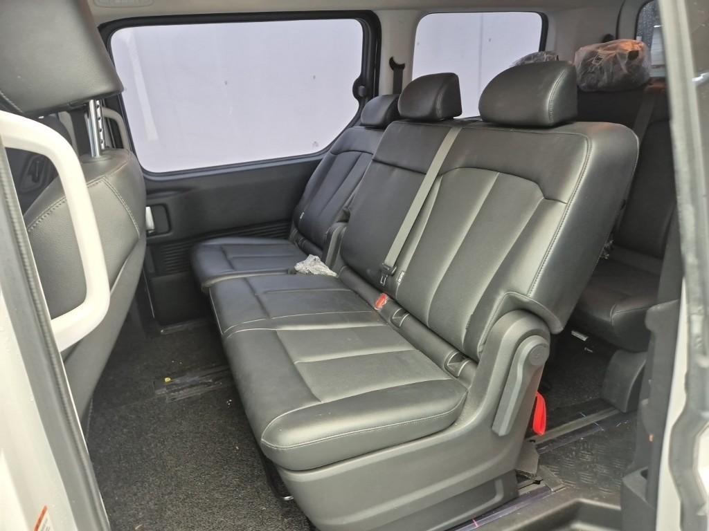 HYUNDAI Staria - Vista 9