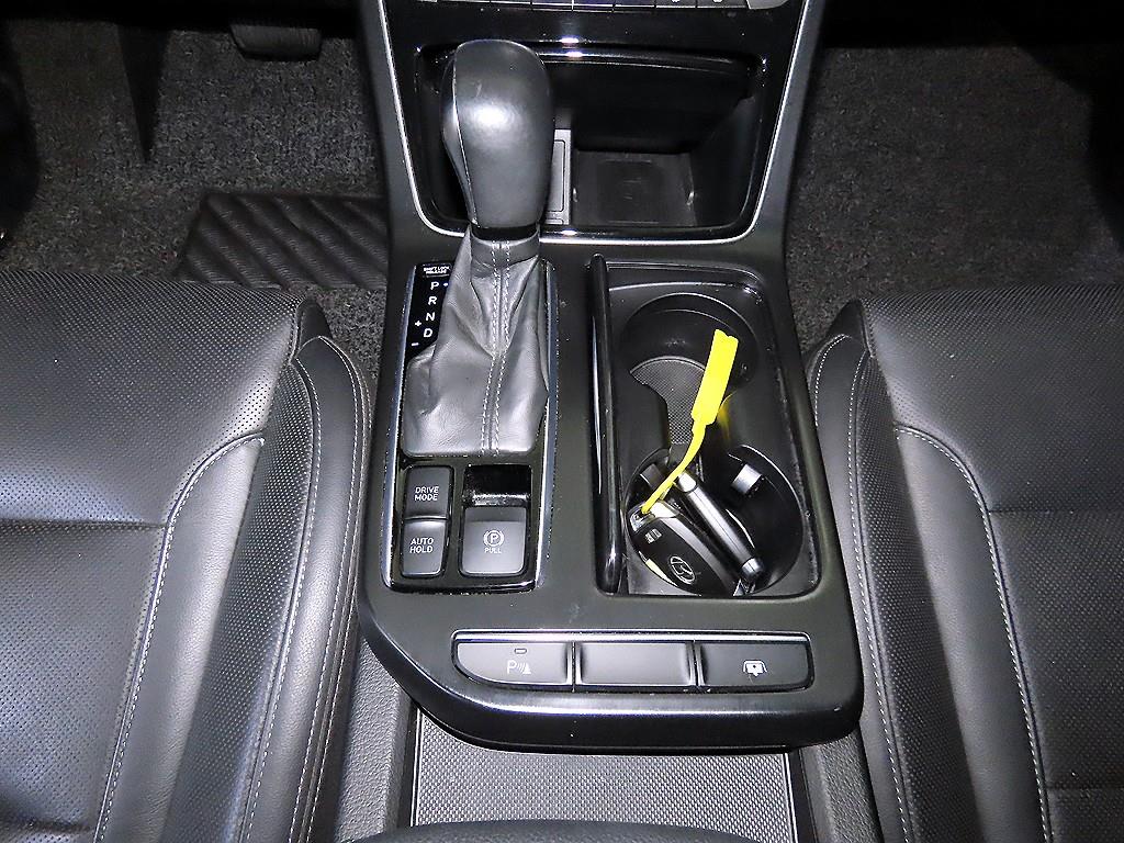 HYUNDAI Grandeur - Vista 12