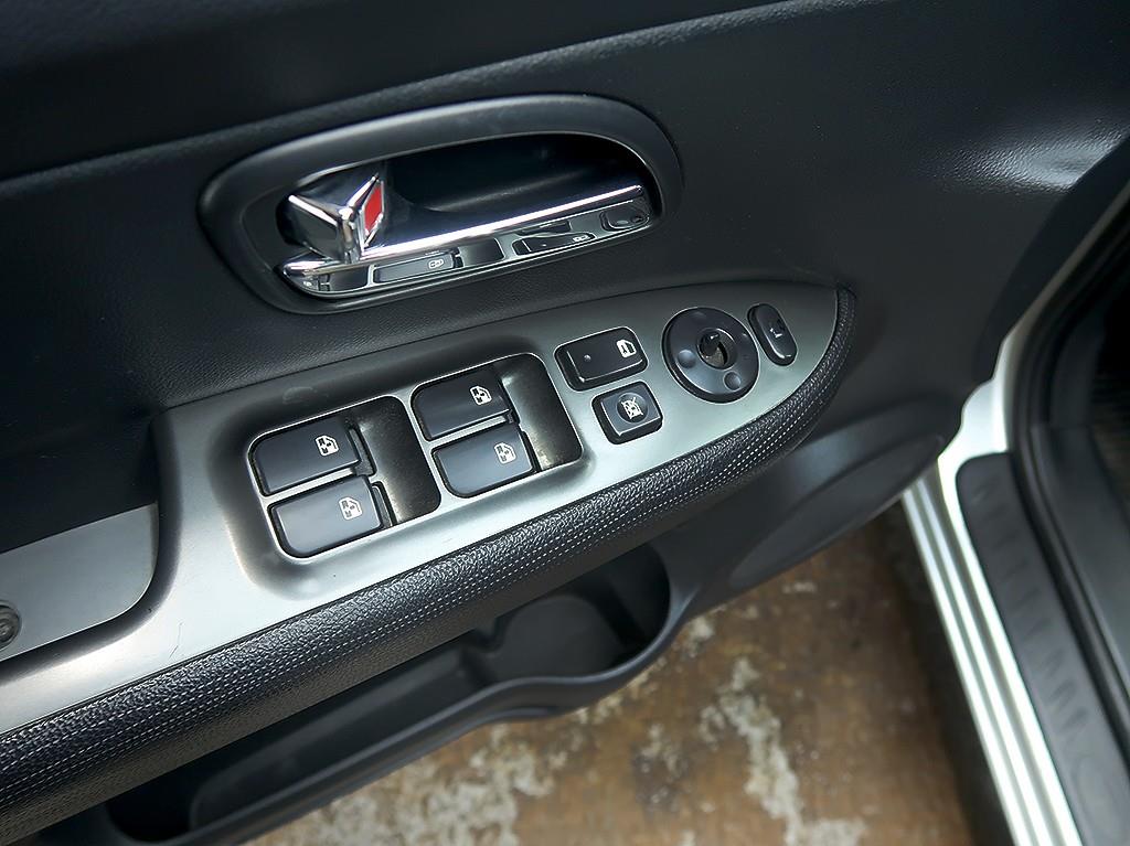 KIA Carens 2011 Gris - Importación desde Corea - HF Imports Iquique - Foto 13