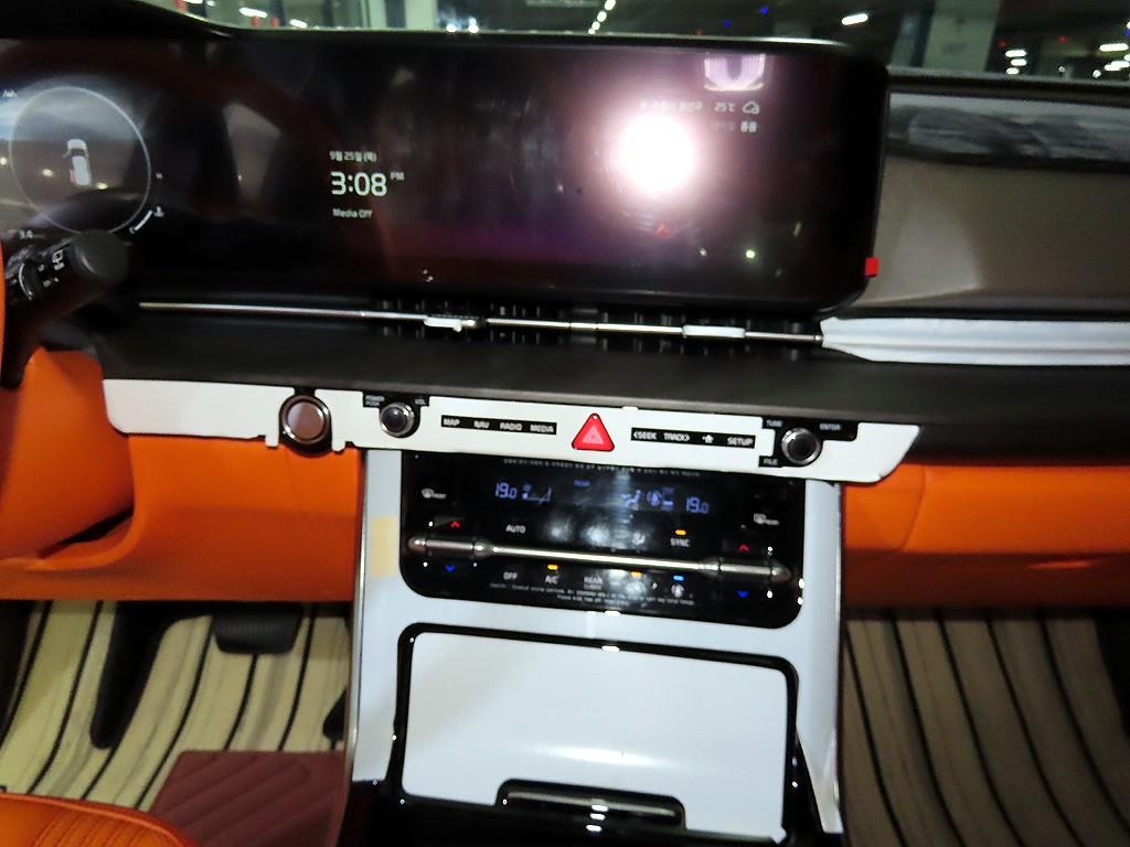 KIA Carnival - Vista 11