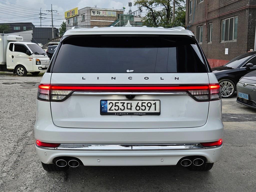 Lincoln Aviator - Vista 4