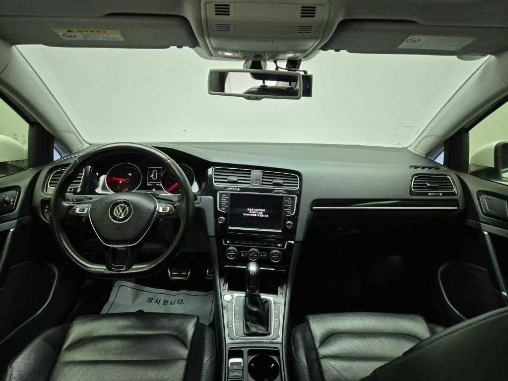 Volkswagen Golf - Vista 7