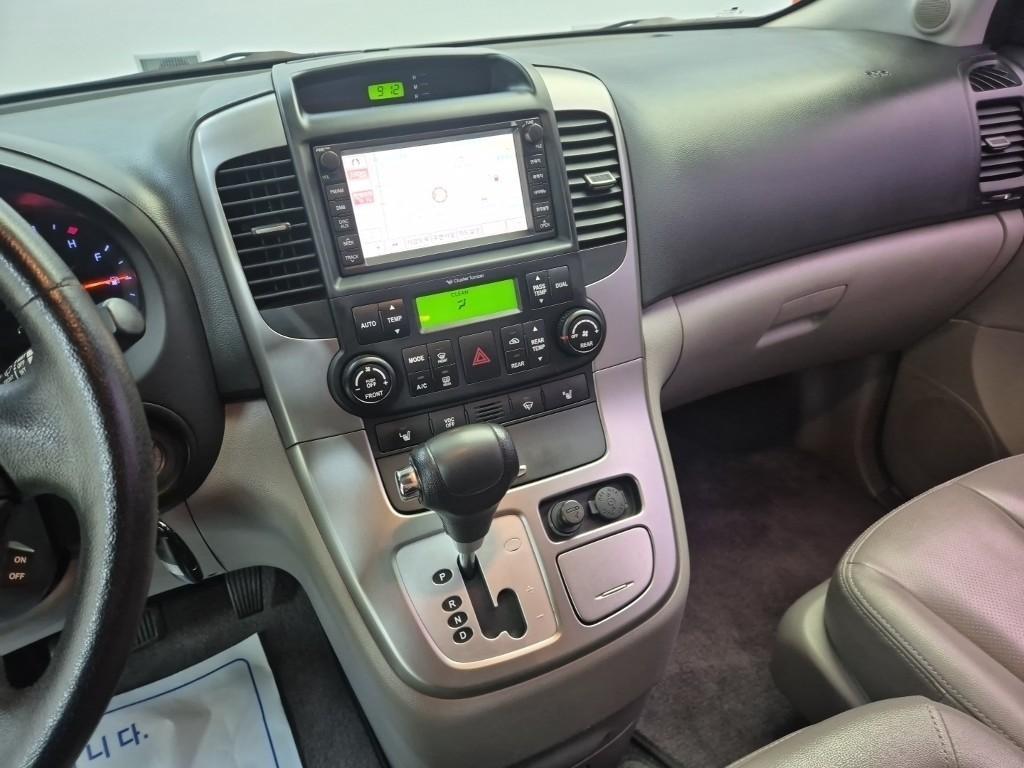 KIA Carnival - Vista 10