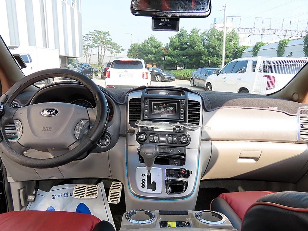 KIA Carnival - Vista 8