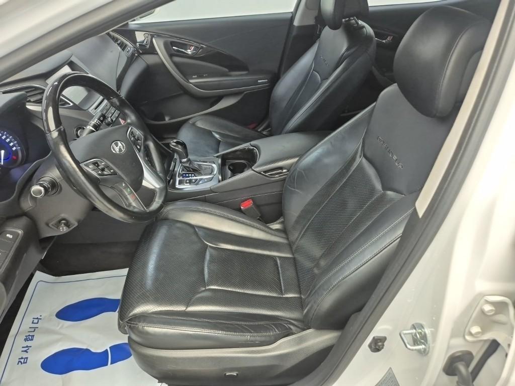 HYUNDAI Grandeur - Vista 11