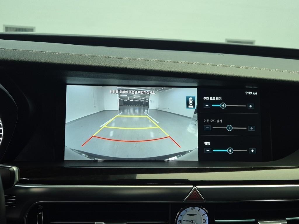 Genesis G90 - Vista 11