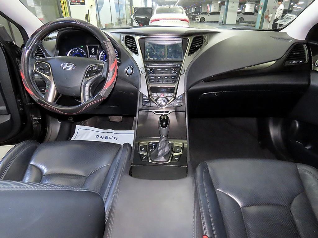 HYUNDAI Grandeur - Vista 10