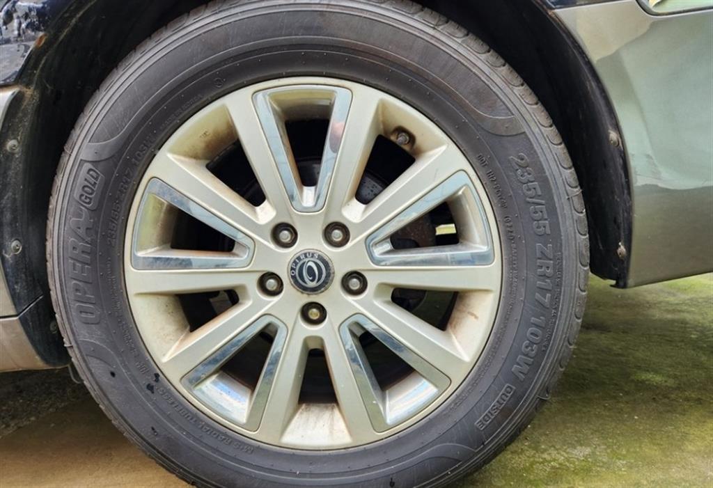 KIA Opirus - Vista 9