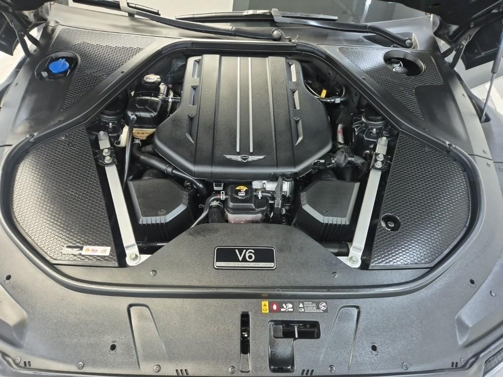 Genesis G90 - Vista 5