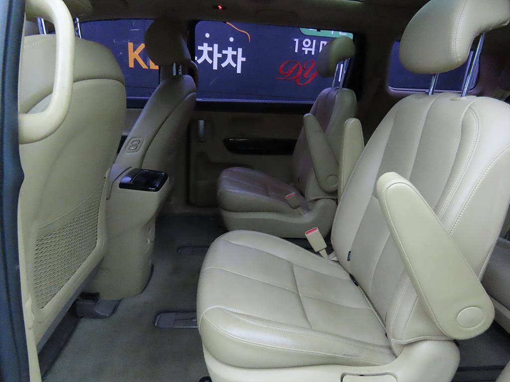 KIA Carnival - Vista 6