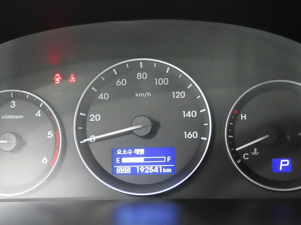 HYUNDAI Starex - Vista 11