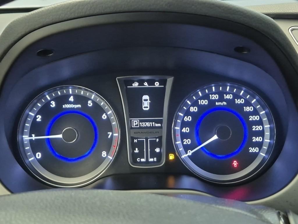 HYUNDAI Grandeur - Vista 6