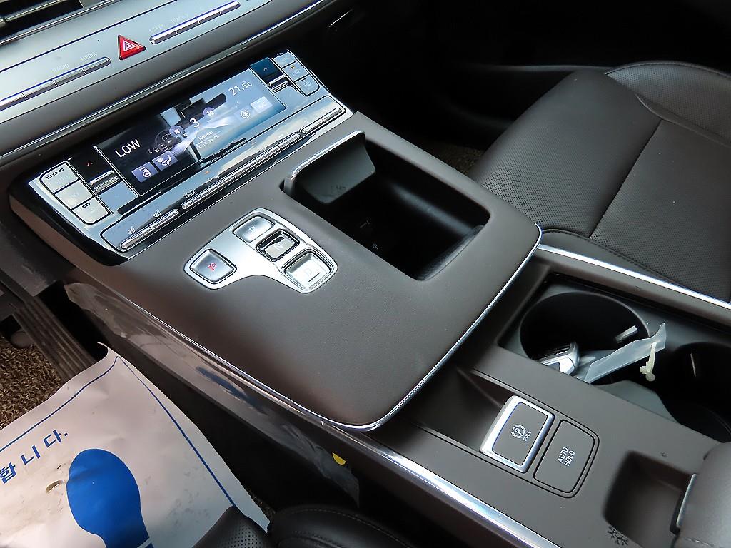 HYUNDAI Grandeur - Vista 10