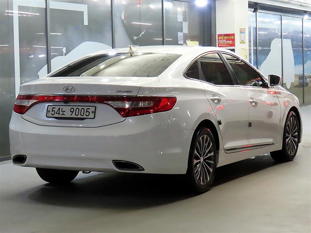 HYUNDAI Grandeur - Vista 4