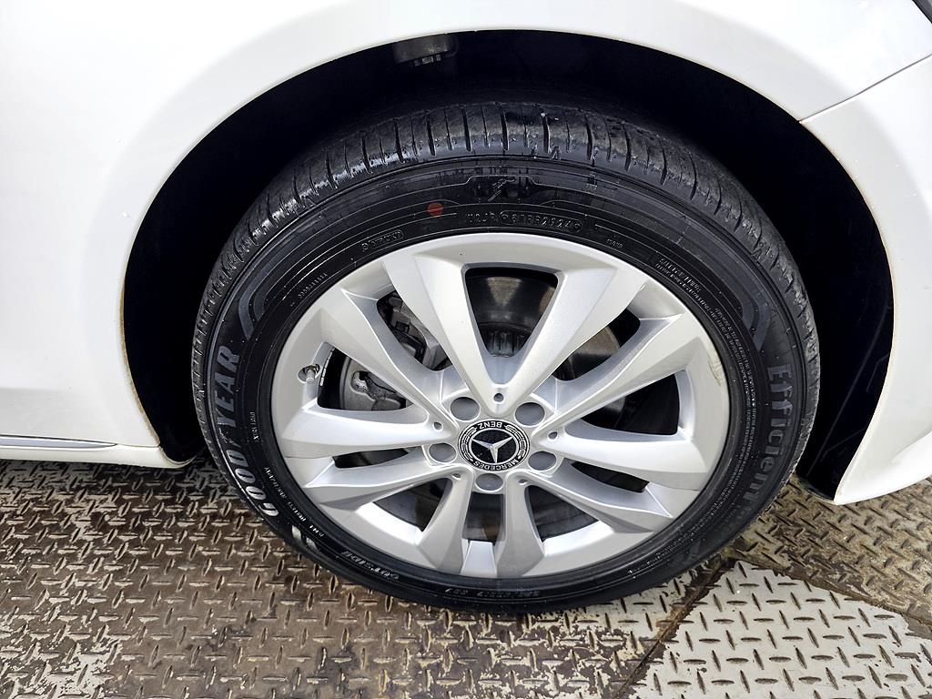 Mercedes Benz C Class 2019 Blanco - Importación desde Corea - HF Imports Iquique - Foto 20