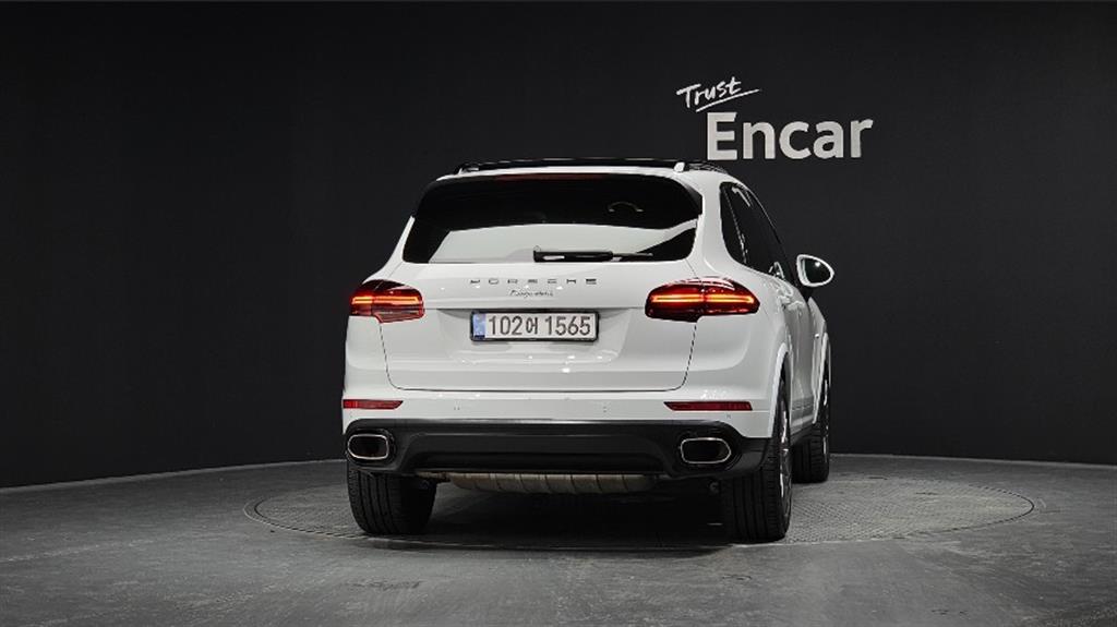 Porsche Cayenne - Vista 4