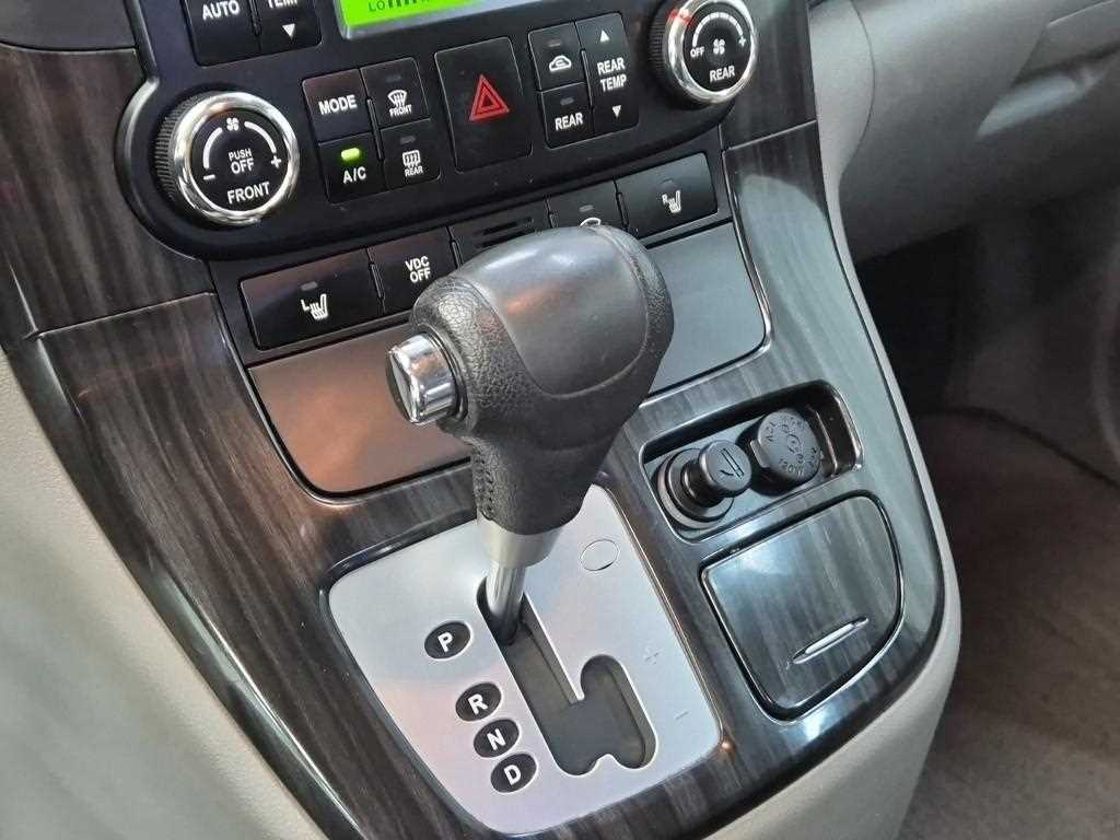 KIA Carnival - Vista 8