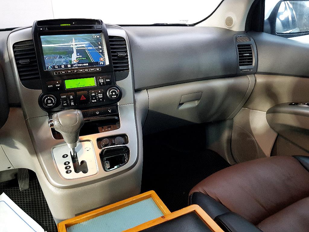 KIA Carnival - Vista 10