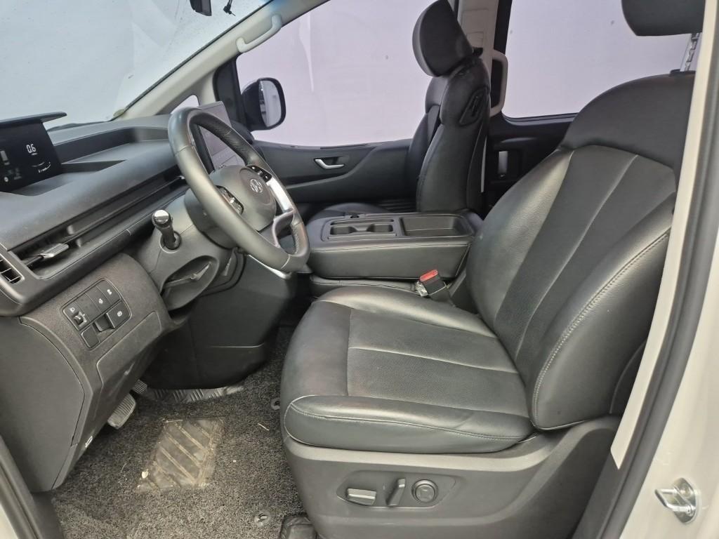 HYUNDAI Staria - Vista 8