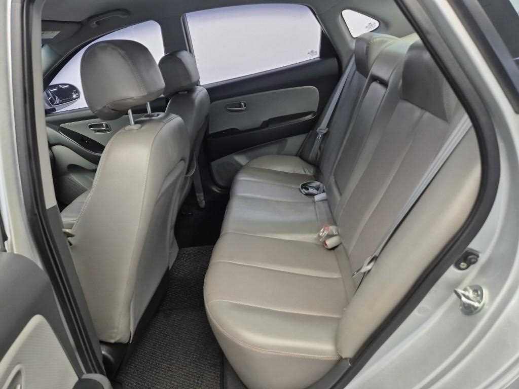 HYUNDAI Avante - Vista 12