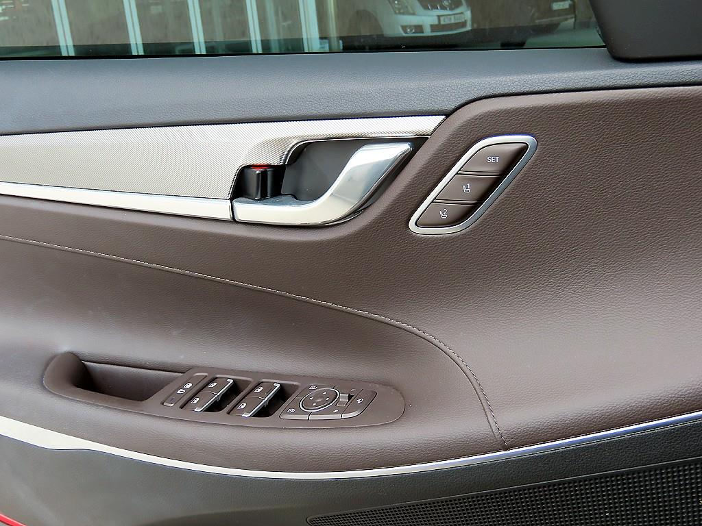 HYUNDAI Grandeur - Vista 11