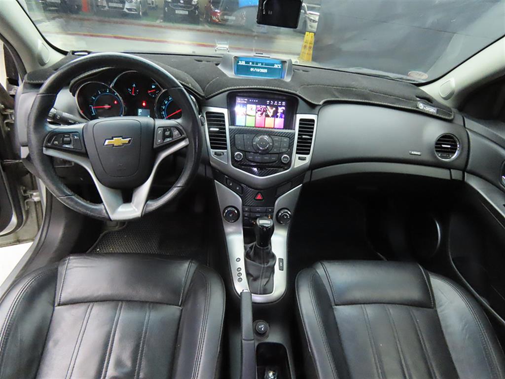 Chevrolet Cruise - Vista 7
