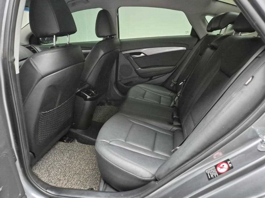 HYUNDAI i40 - Vista 12