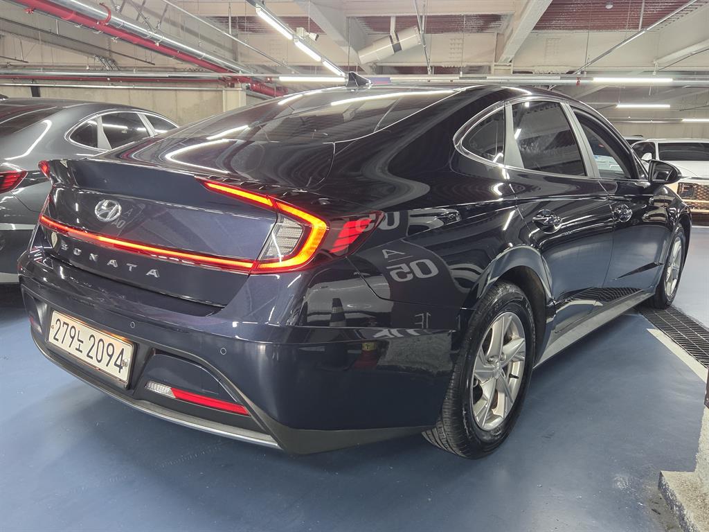 HYUNDAI Sonata - Vista 4