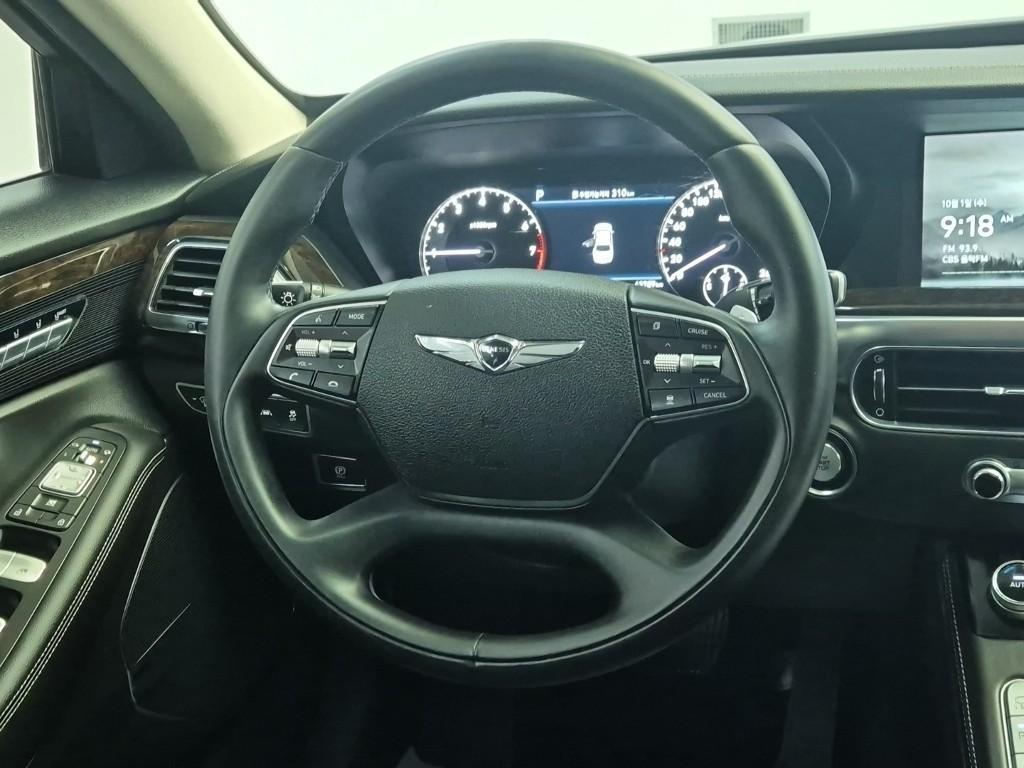 Genesis G90 - Vista 8