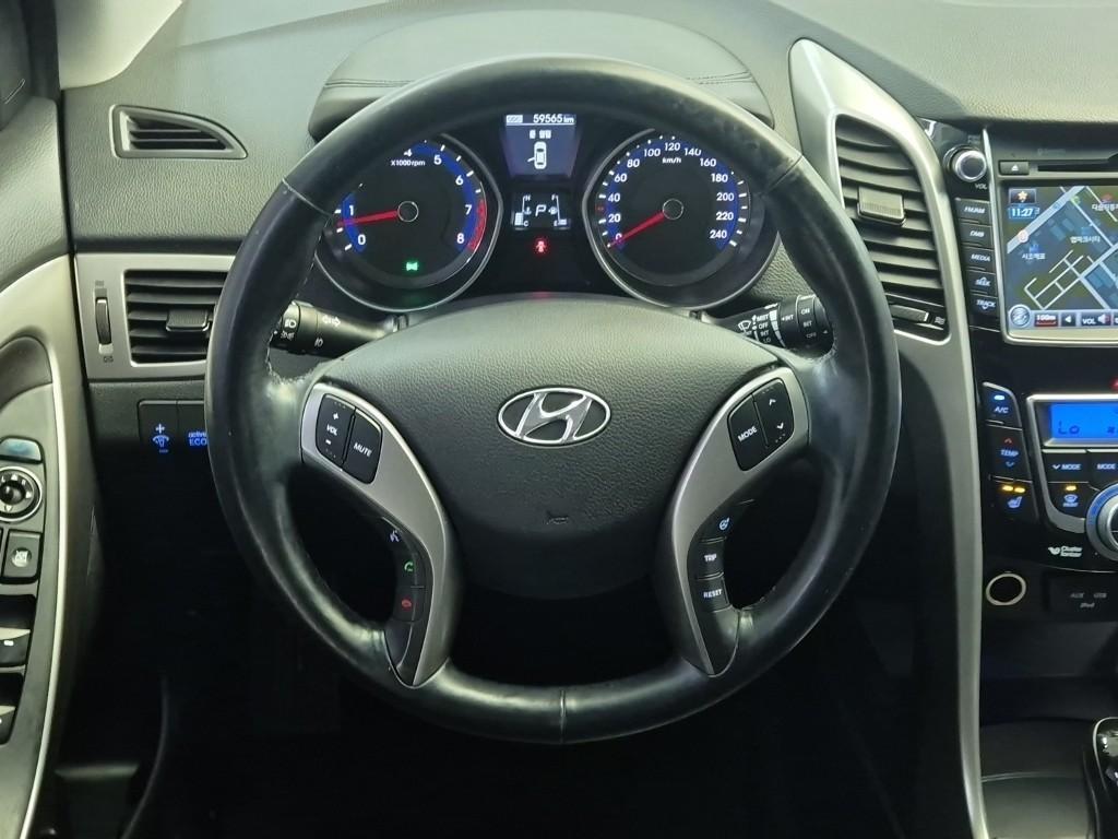 HYUNDAI i30 - Vista 9