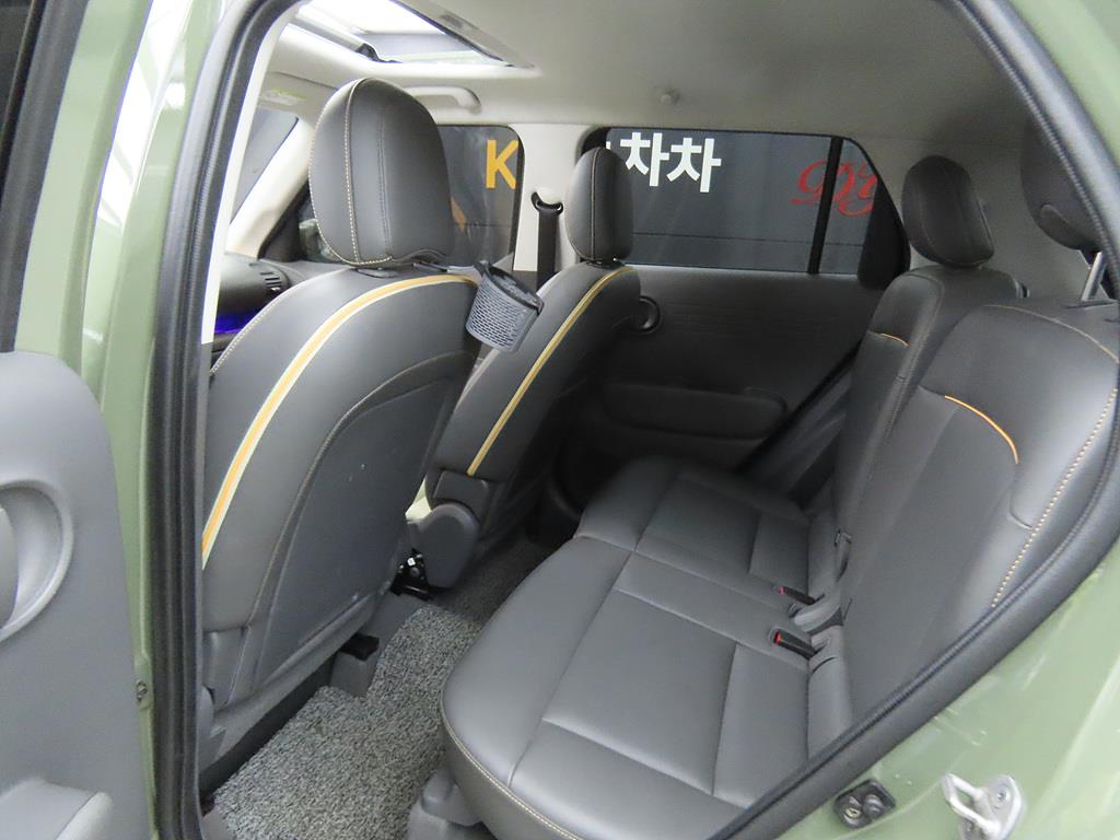 HYUNDAI Casper - Vista 6