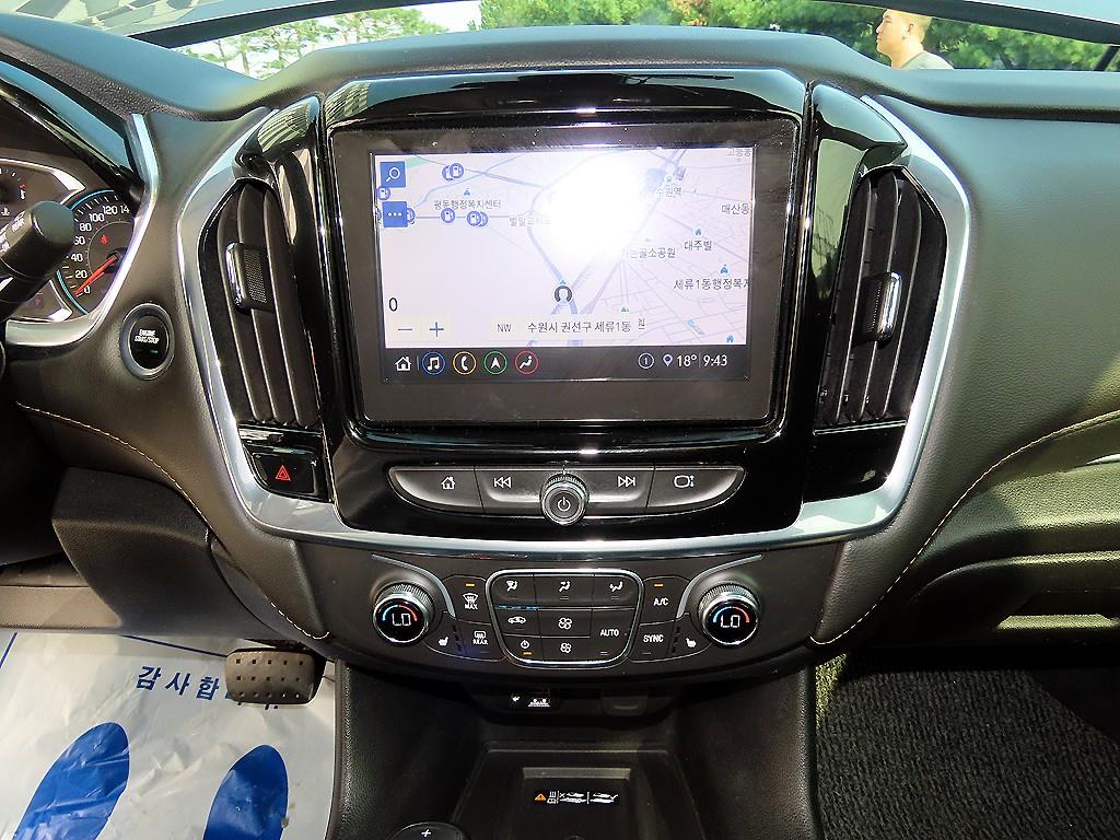 Chevrolet Travers - Vista 12