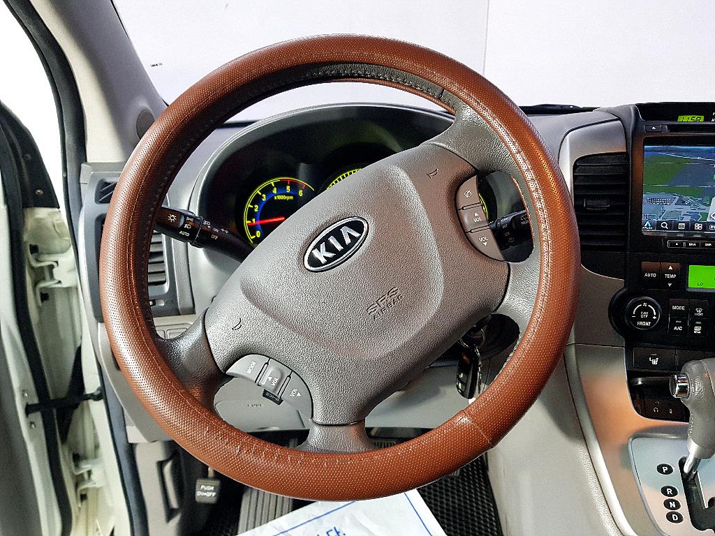 KIA Carnival - Vista 12