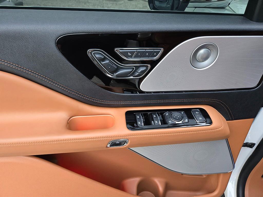 Lincoln Aviator - Vista 12