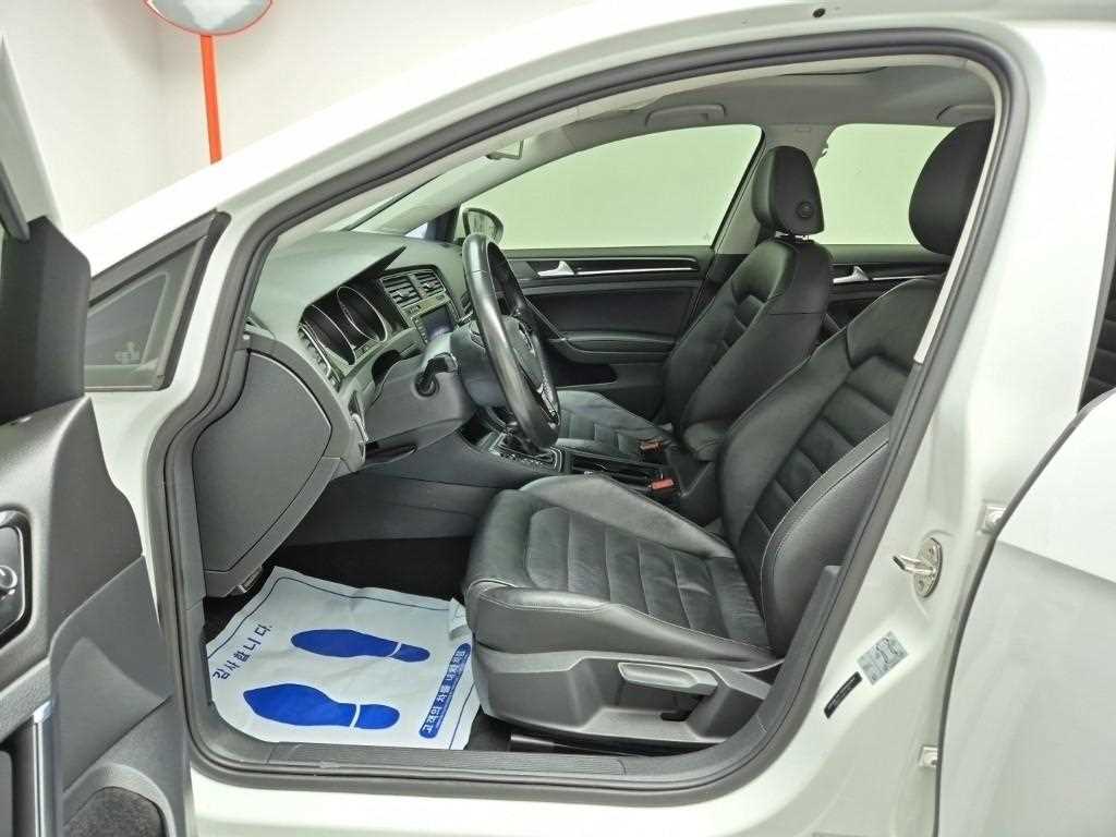 Volkswagen Golf - Vista 11