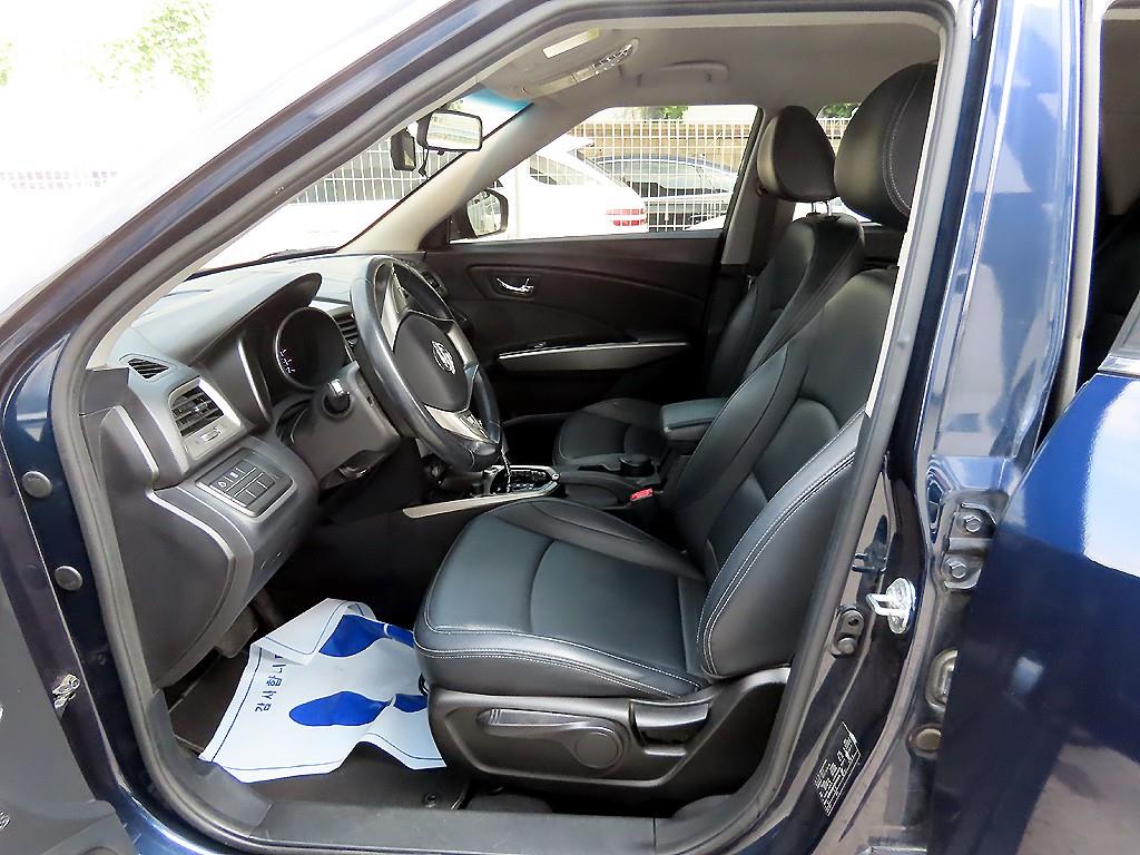 Ssangyong Tivoli - Vista 5