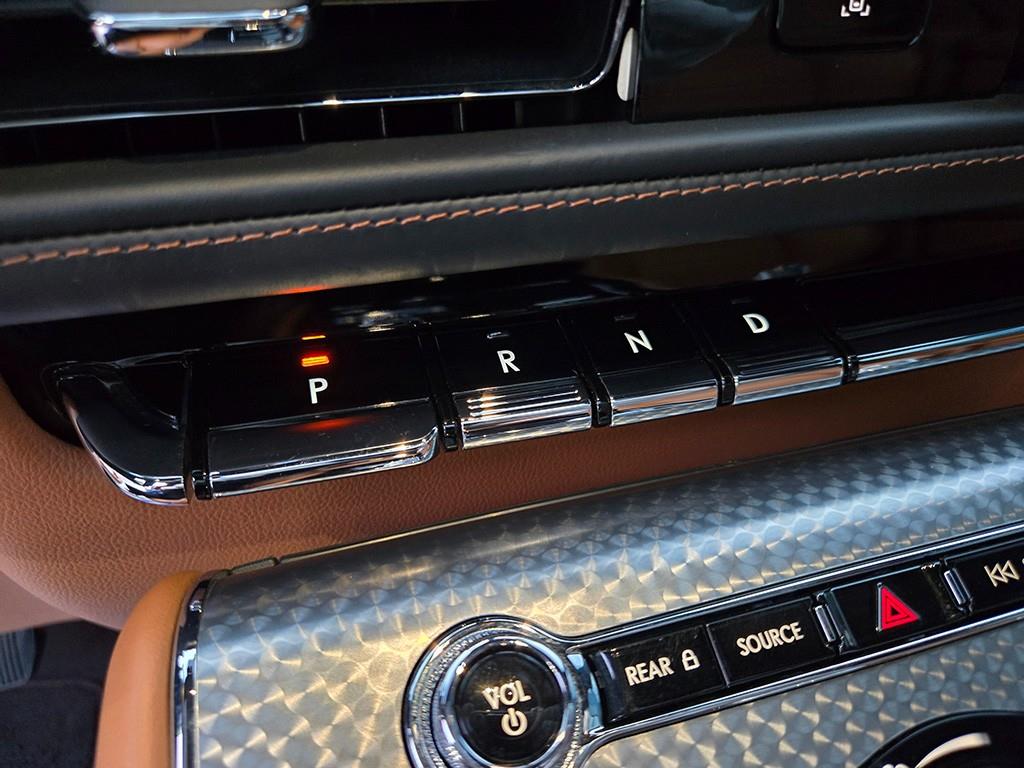 Lincoln Aviator - Vista 11