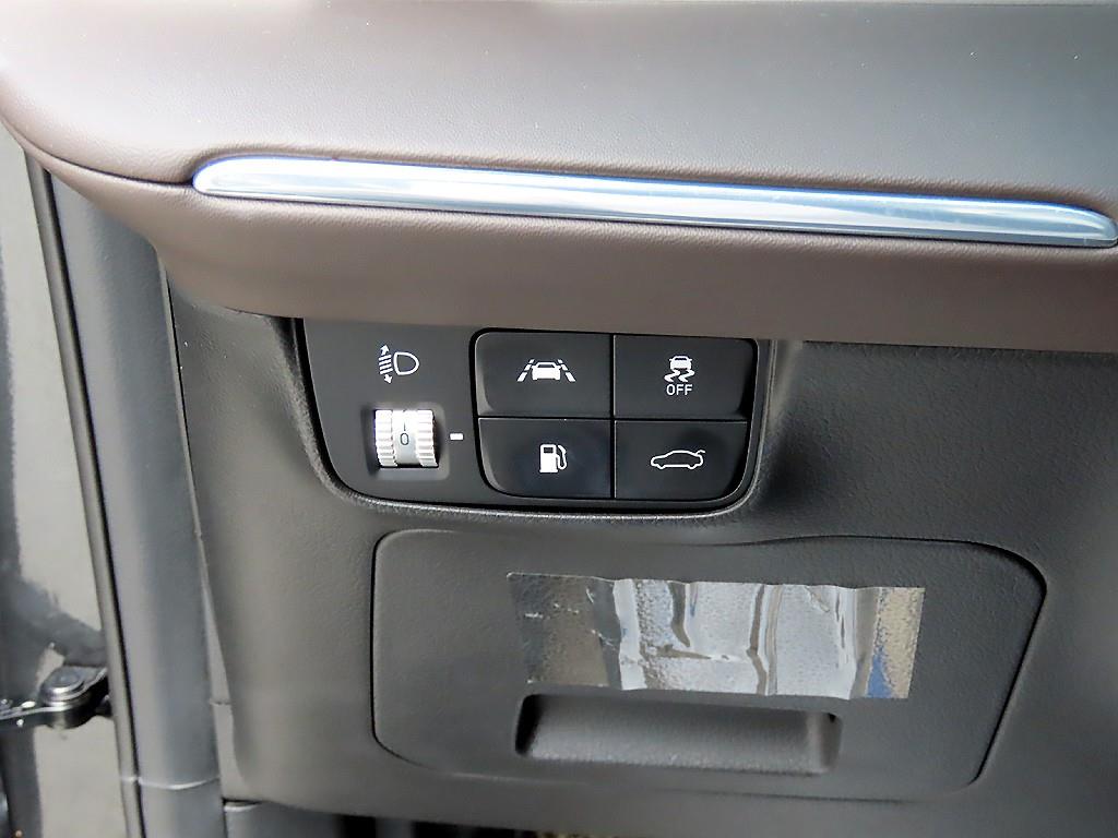 HYUNDAI Grandeur - Vista 12