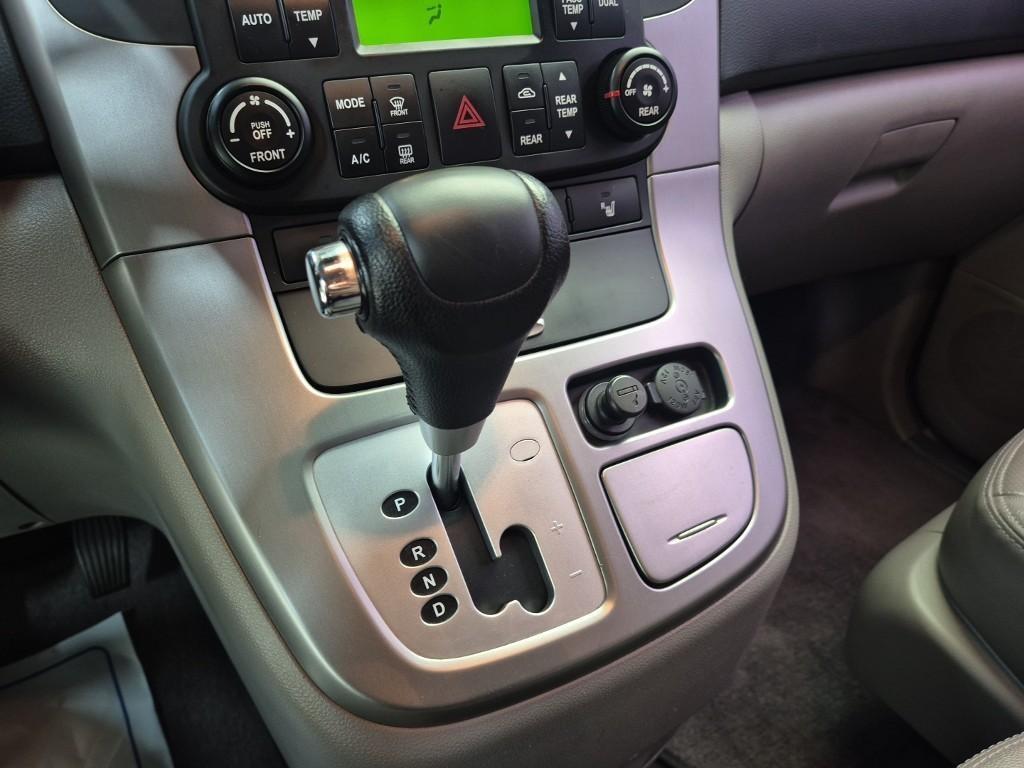 KIA Carnival - Vista 8