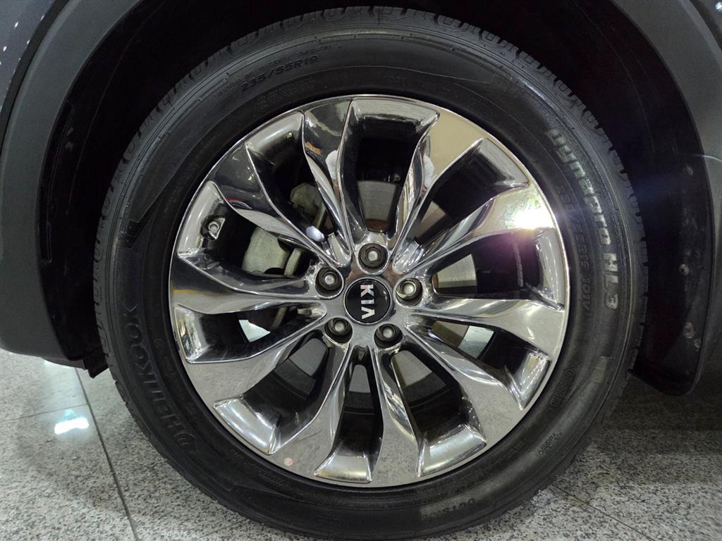 KIA Sorento - Vista 7