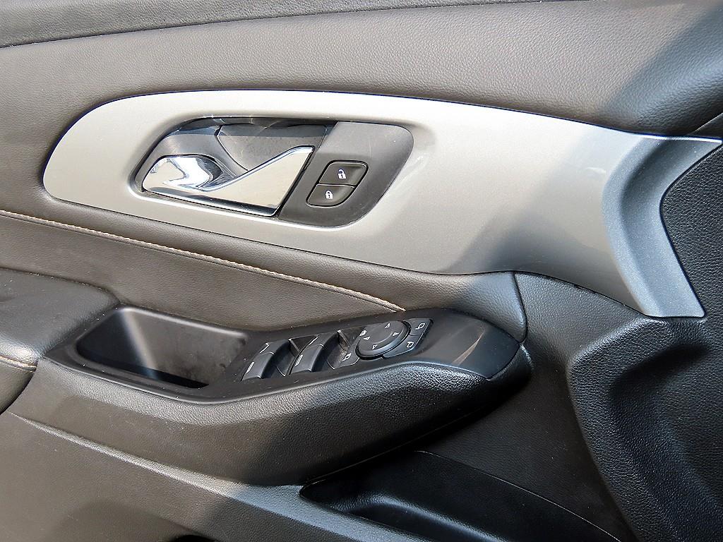 Chevrolet Travers - Vista 11