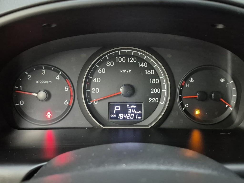 HYUNDAI Starex - Vista 7