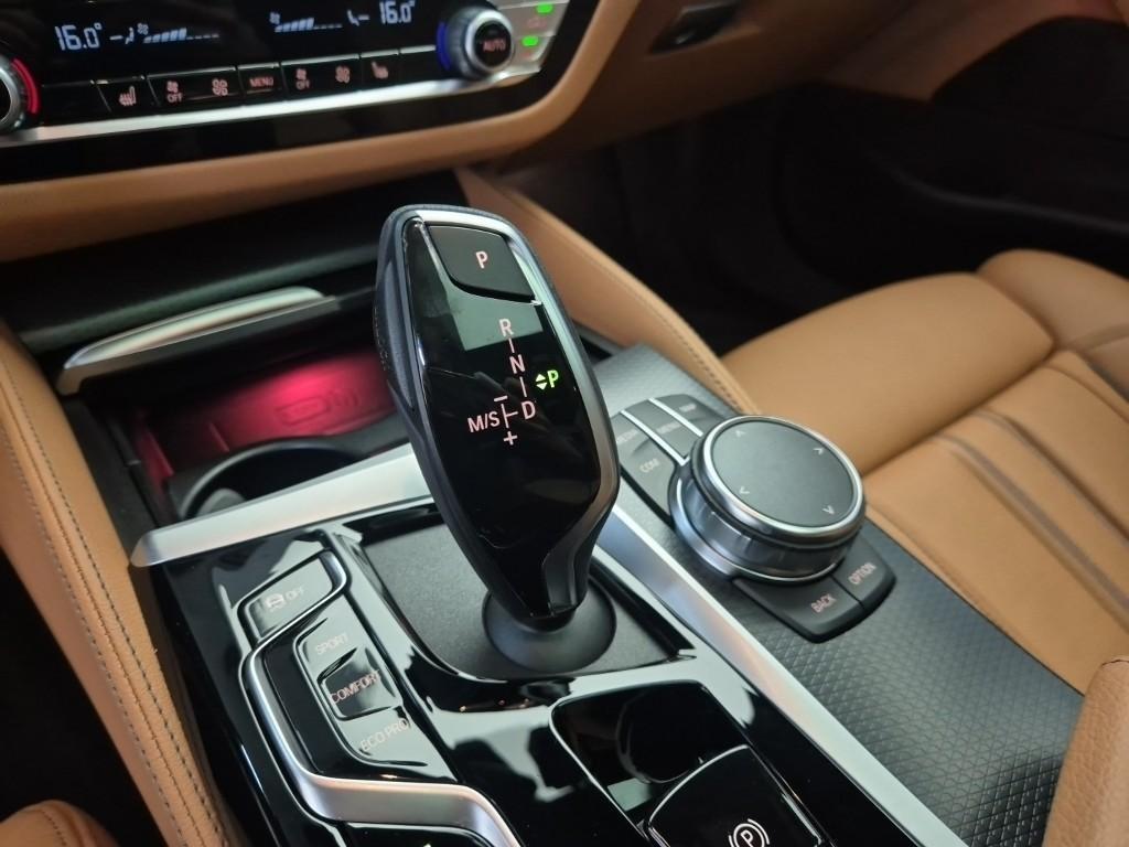 BMW 5 Series - Vista 8