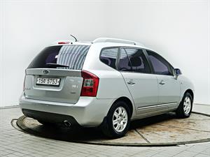 KIA Carens - Vista 8