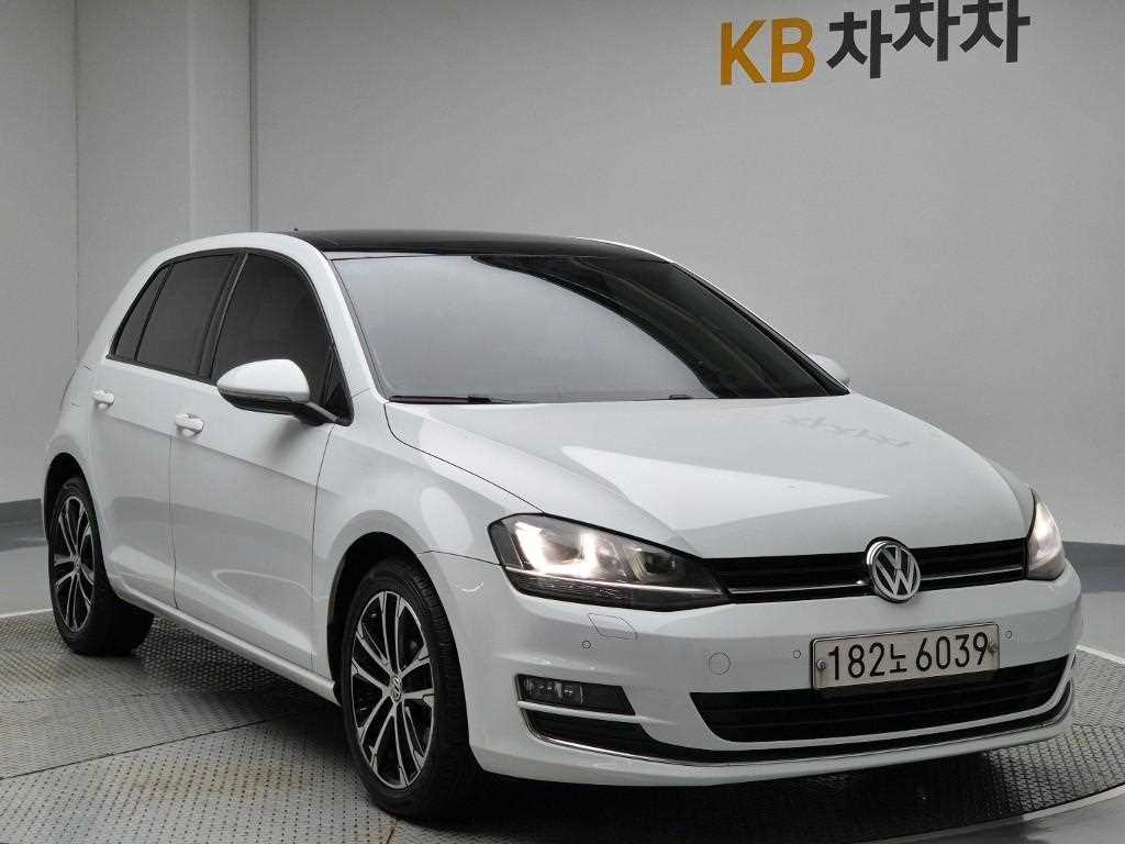 Volkswagen Golf - Vista 4