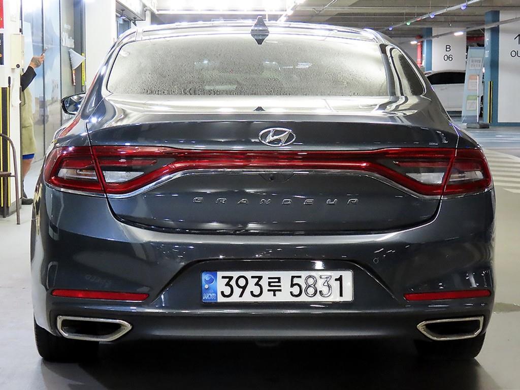 HYUNDAI Grandeur - Vista 5