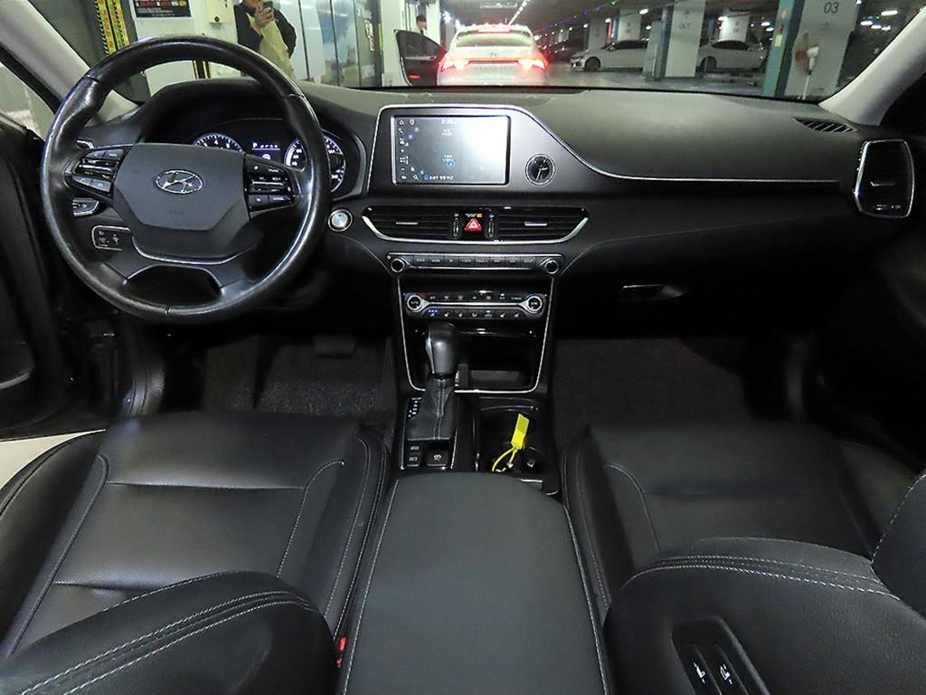 HYUNDAI Grandeur - Vista 10