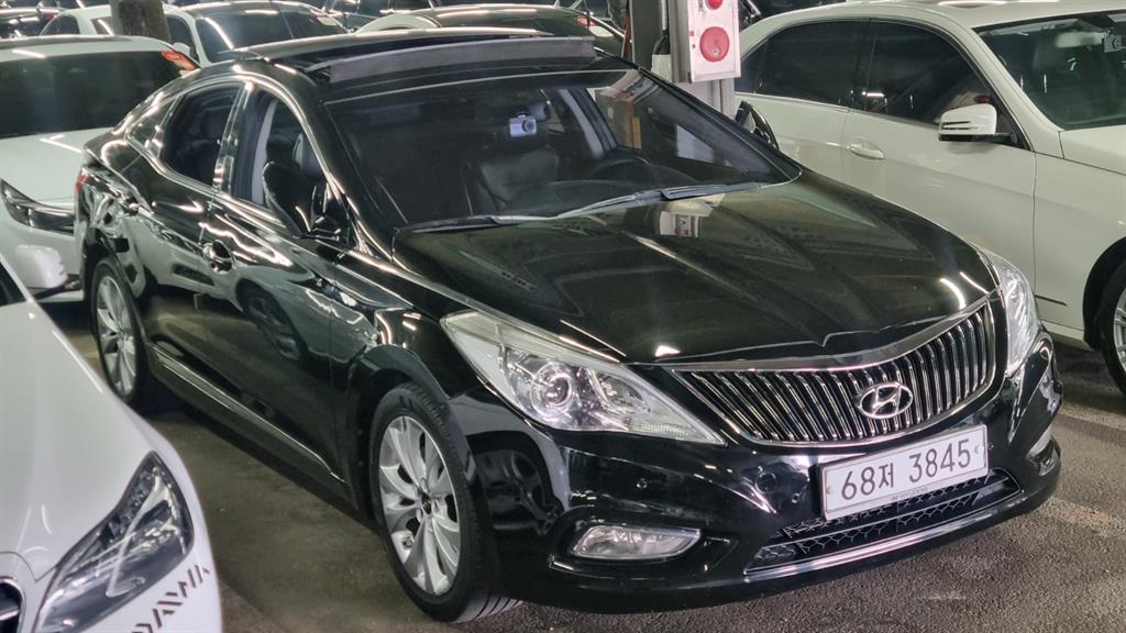 HYUNDAI Grandeur - Vista 3